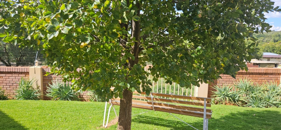 2 Bedroom Property for Sale in Langenhovenpark Free State